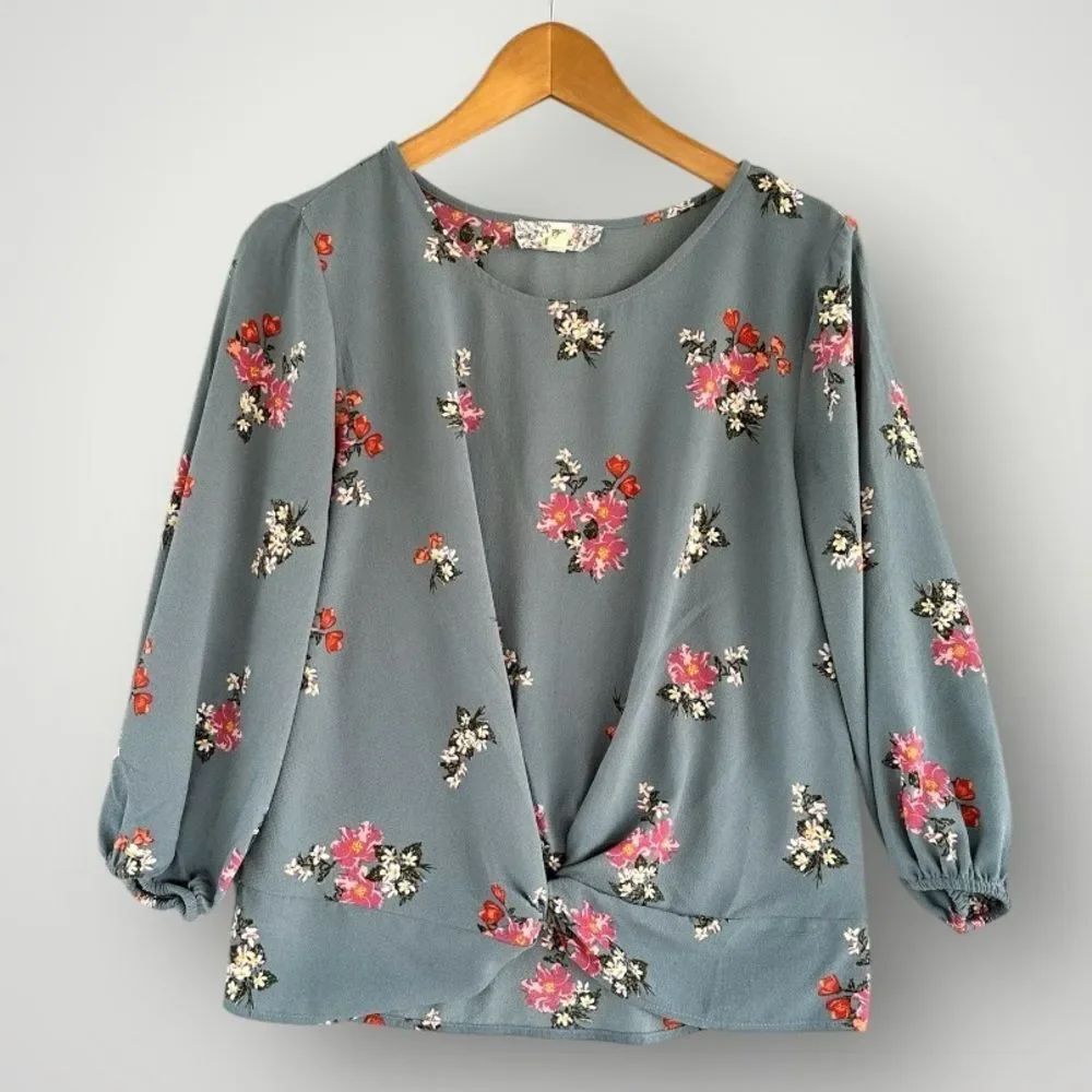 🎉5 for $45🎉 Pink Republic top blouse shirt size XS